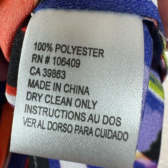 Tahari Arthur S. Levine Sleeveless Ruffle Button Blouse – Size M - Picture 6 of 6